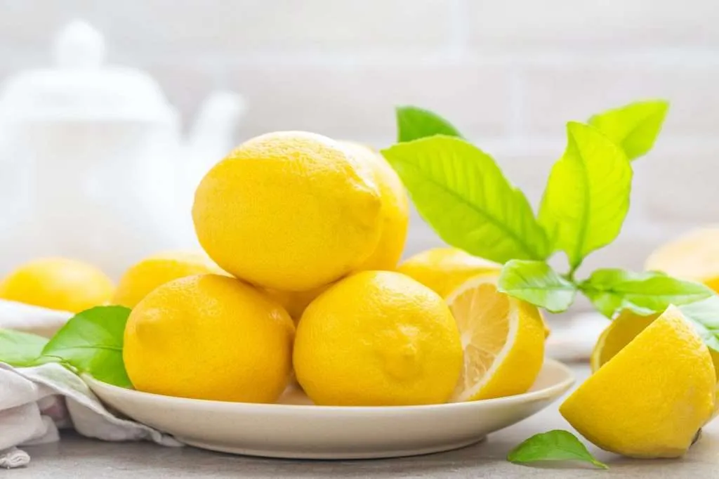 Lemons top our list for the best fresh fruit for cocktails